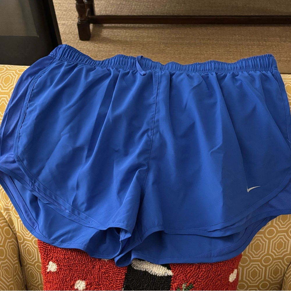 Nike tempo 2xl new